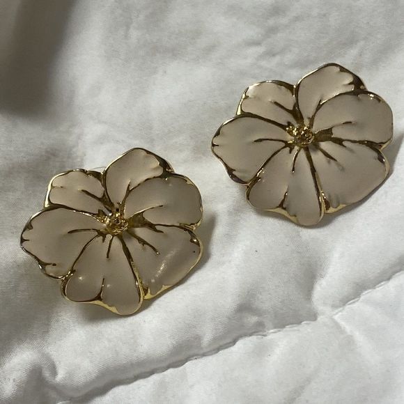 Gold-tone Cream Enamel Hibiscus Flower Post Earrings - Picture 6 of 6